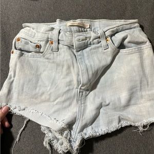 Levi’s short shorts